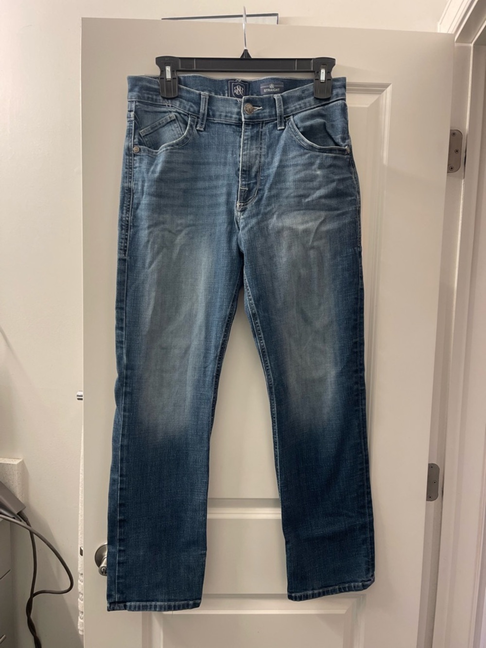 Rock & Republic Men's Straight Jeans in Faded Blue